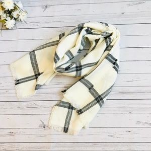 Ivory/Black plaid fleece scarf